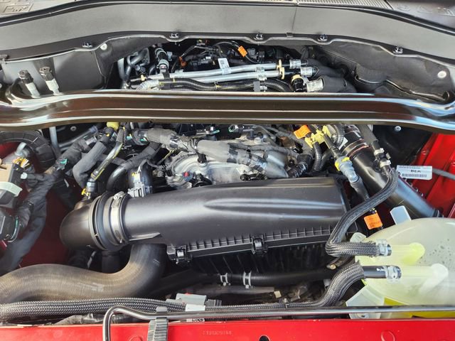 Used 2025 Ford Explorer ST-Line w/ Premium Package RWD image 33