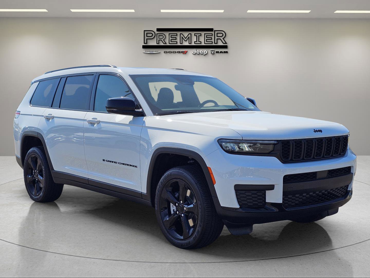 New 2025 Jeep Grand Cherokee L Altitude image 3
