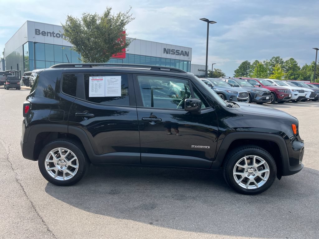Used 2019 Jeep Renegade Latitude w/ Cold Weather Group AWD/4WD image 7