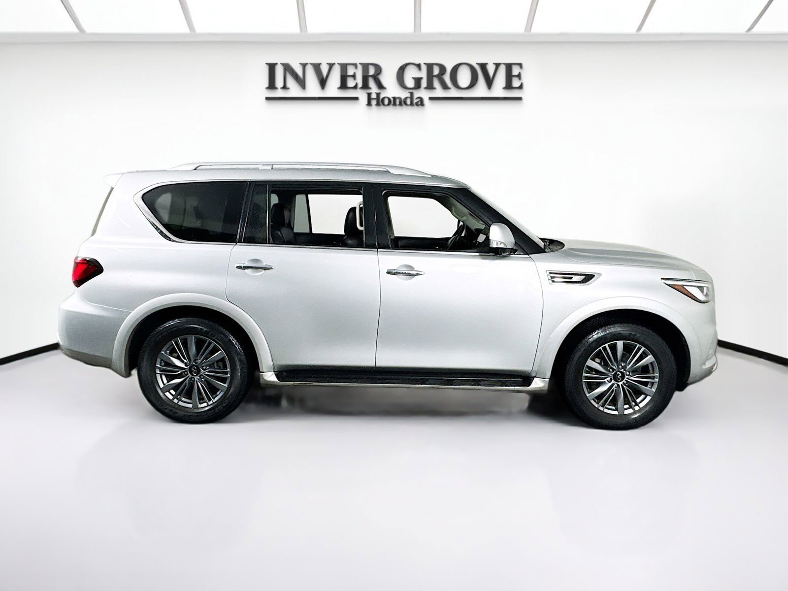 Used 2022 INFINITI QX80 Luxe image 4