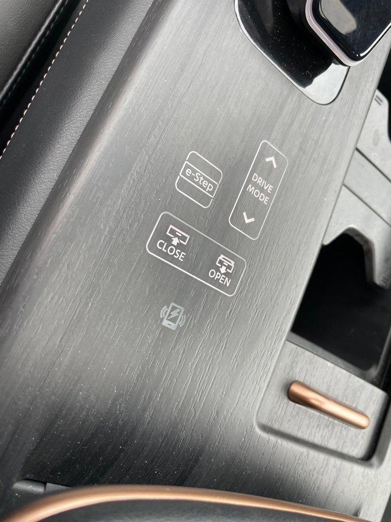 Certified 2023 Nissan Ariya AWD image 29