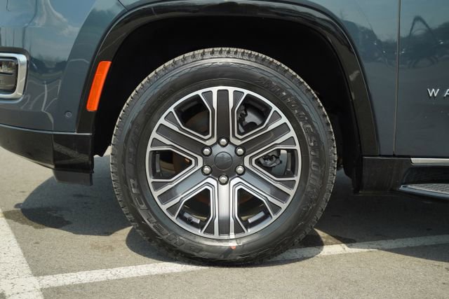 Used 2024 Jeep Wagoneer 4WD w/ Premium Group I image 11