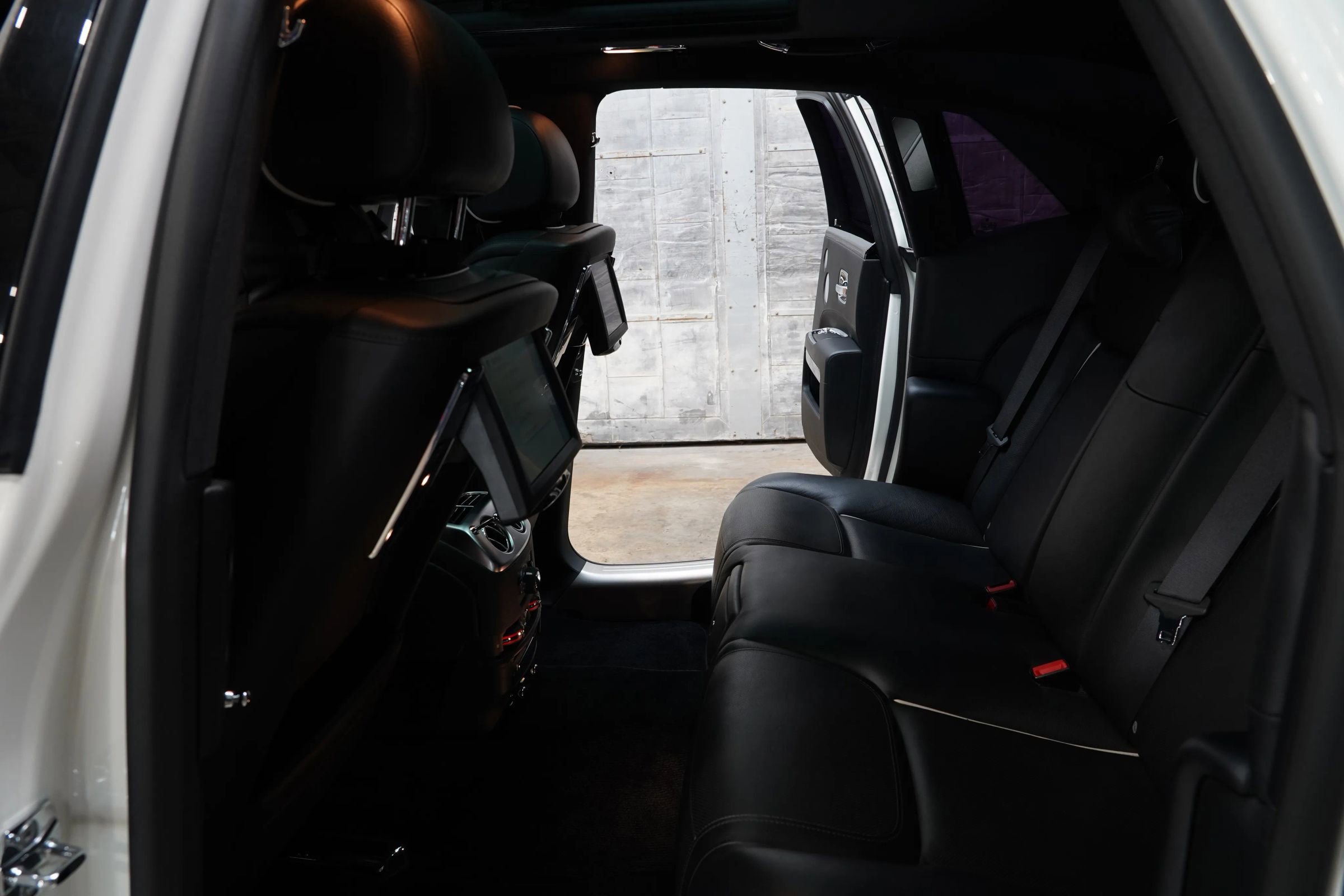 Used 2015 Rolls-Royce Ghost image 44