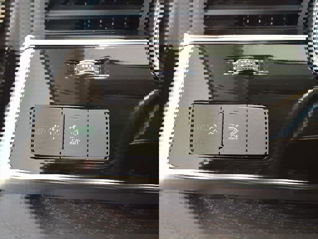 Used 2023 Audi Q8 Premium Plus w/ Premium Plus Package image 11