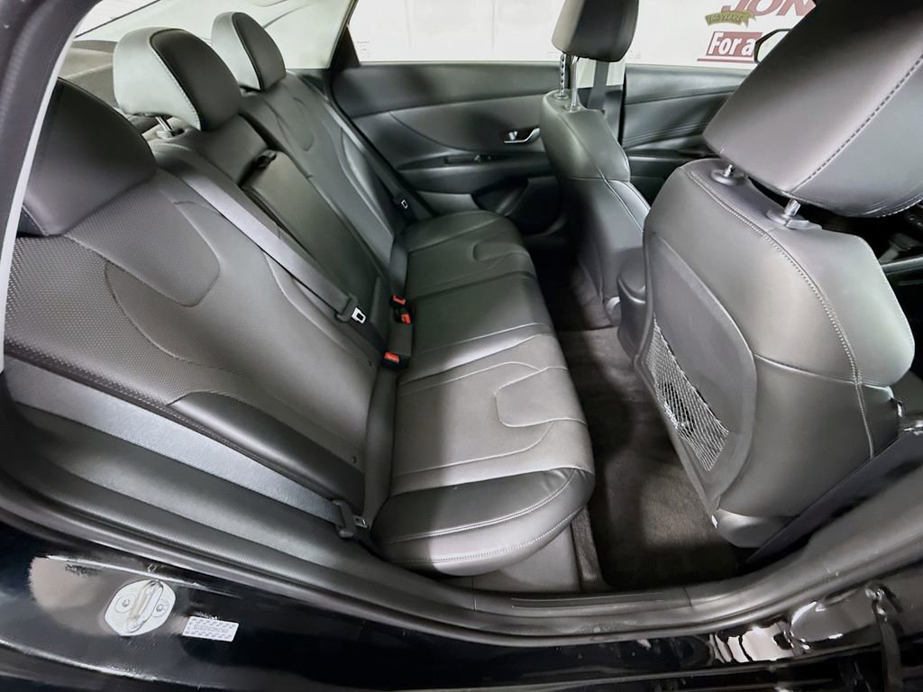 Certified 2023 Hyundai Elantra Limited FWD image 30