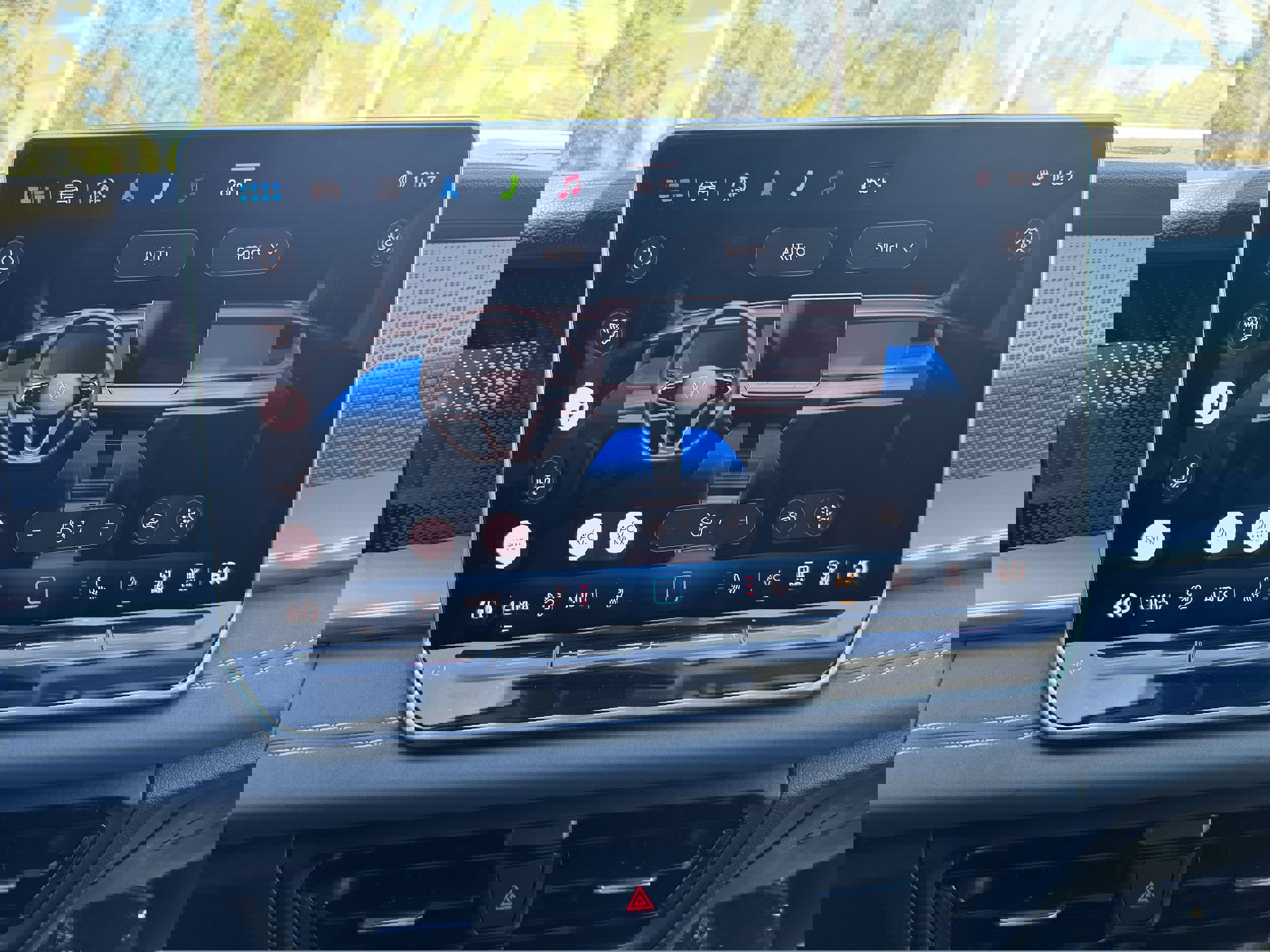 New 2025 Volkswagen Tiguan SE image 19