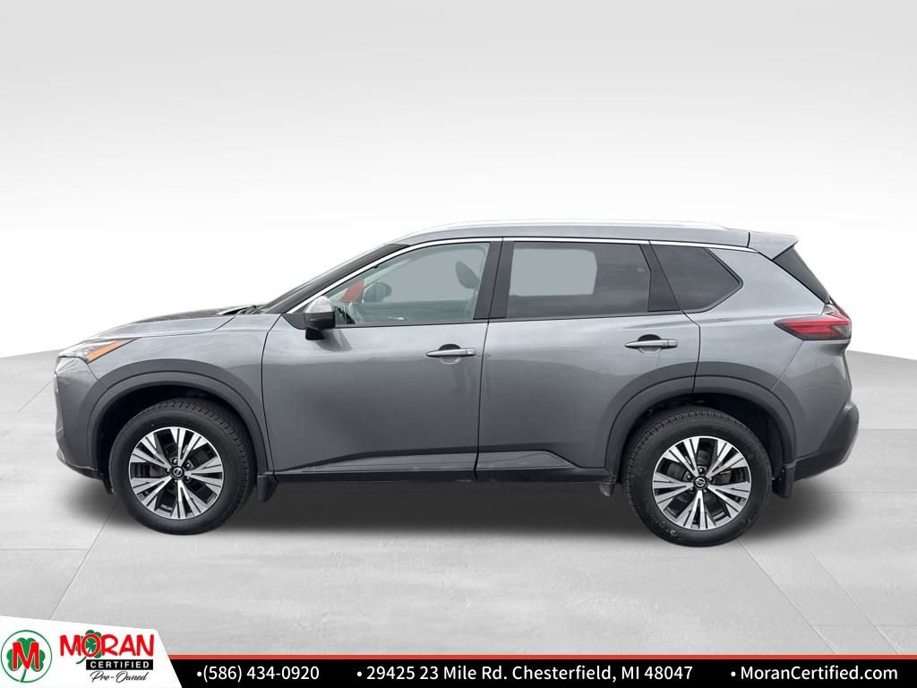 Used 2021 Nissan Rogue SV image 2