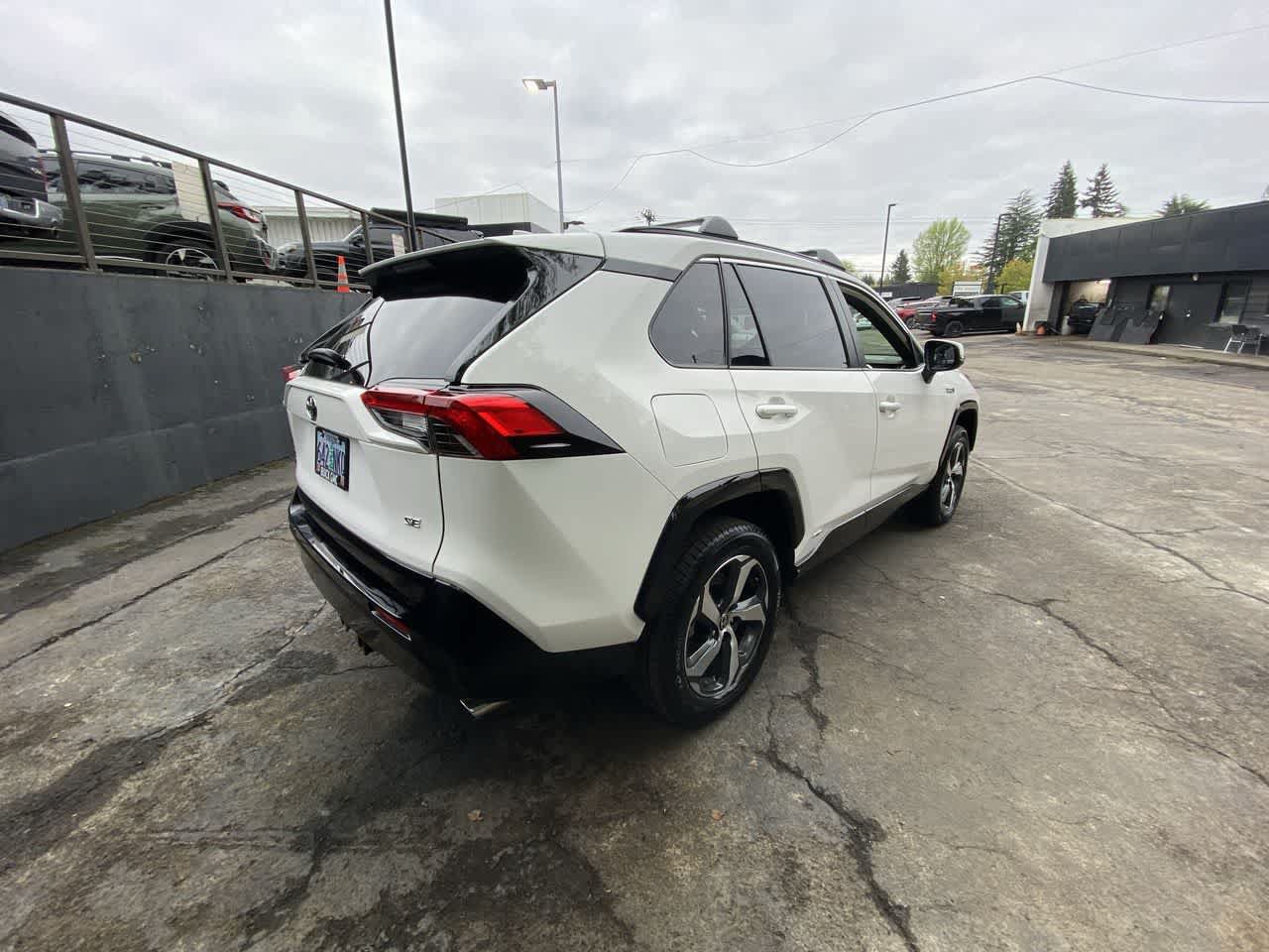 Used 2023 Toyota RAV4 SE w/ Weather & Moonroof Package AWD/4WD image 6