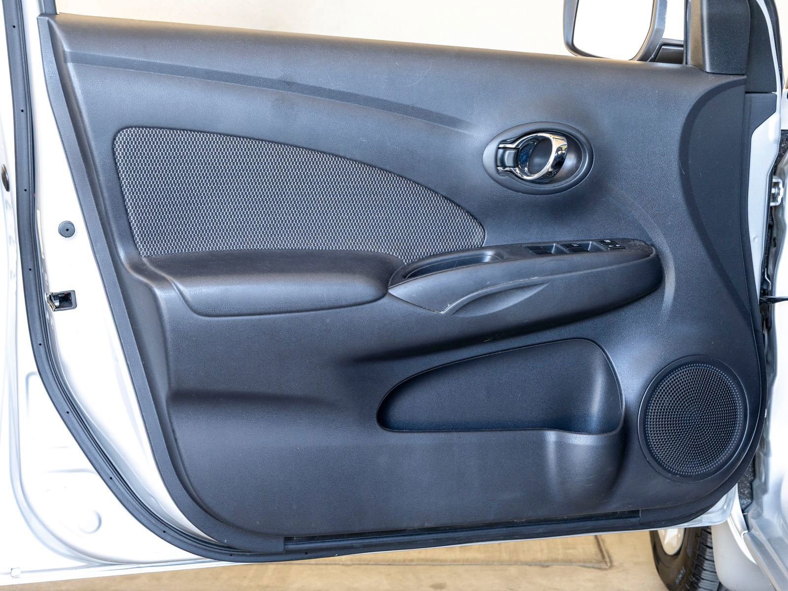 Used 2016 Nissan Versa SV image 14