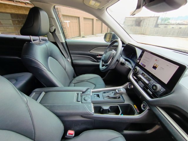 Used 2024 Toyota Grand Highlander FWD image 49