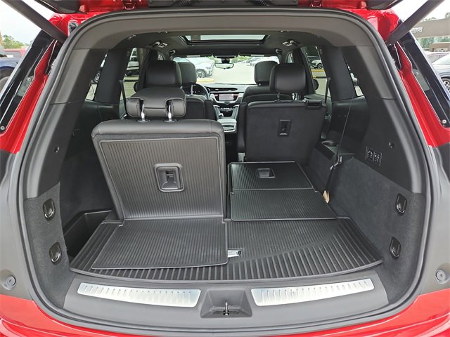 Used 2024 Cadillac XT6 Sport w/ Technology Package image 17