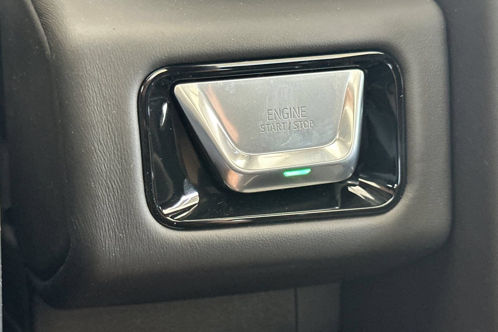 New 2026 GMC Yukon XL AT4 Ultimate AWD/4WD image 25