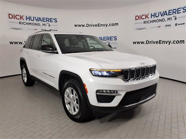 Used 2023 Jeep Grand Cherokee Limited image 3