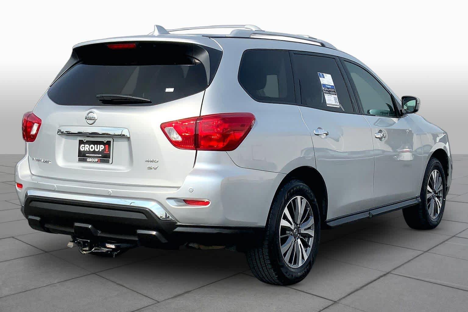 Used 2019 Nissan Pathfinder SV AWD/4WD image 12