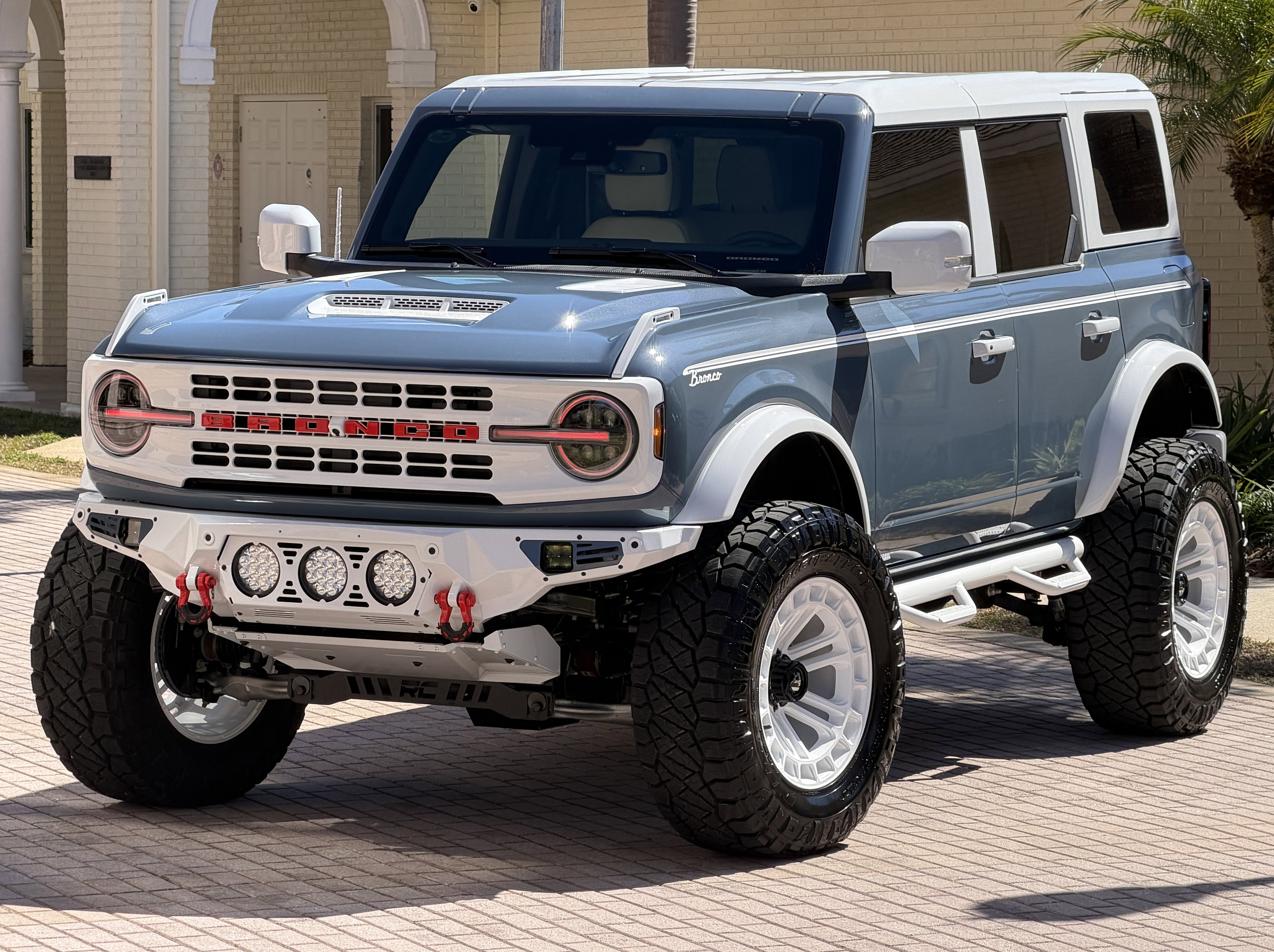Used 2025 Ford Bronco Outer Banks AWD/4WD image 9