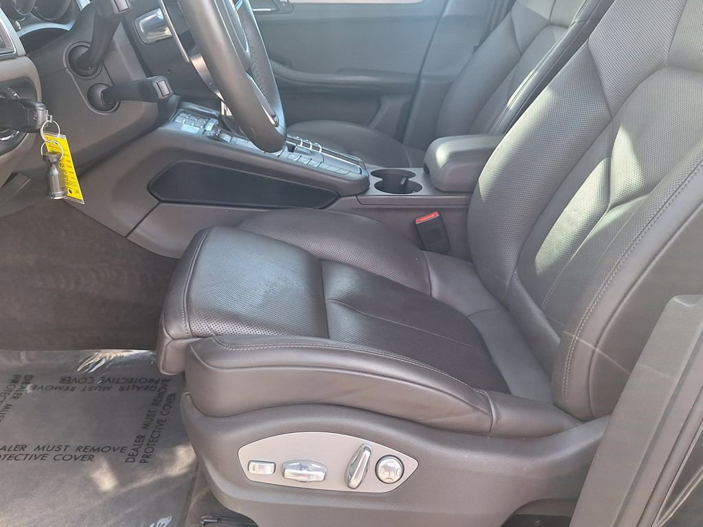 Used 2017 Porsche Macan S image 11