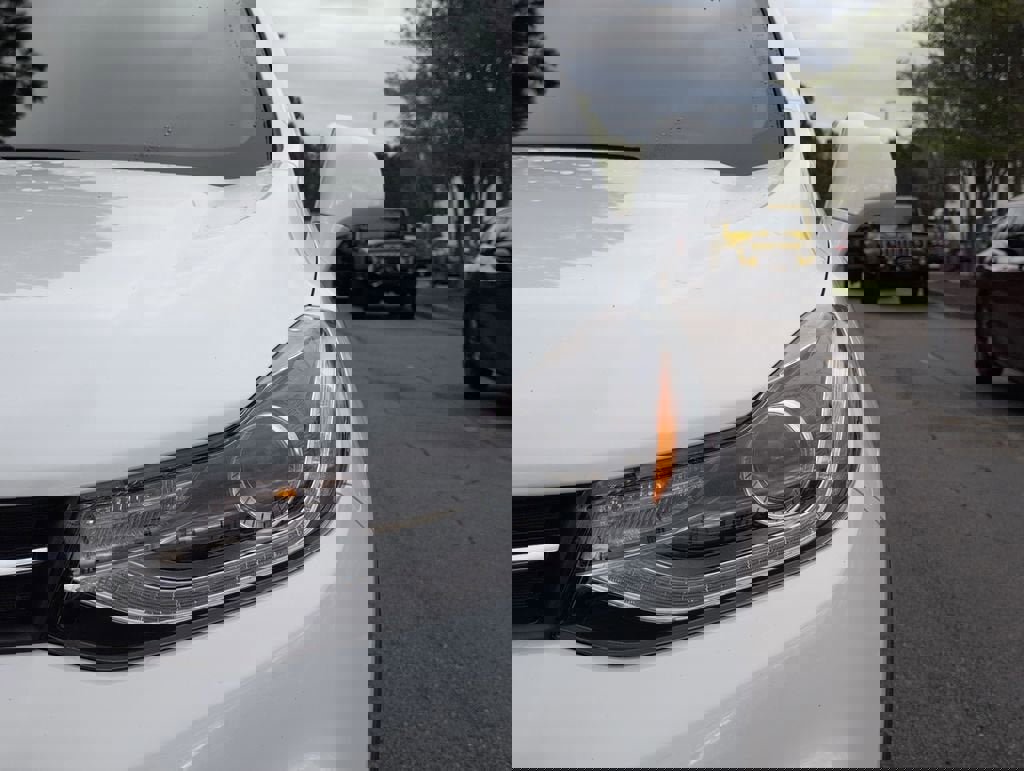 Used 2020 Chevrolet Trax LT w/ LT Convenience Package image 12