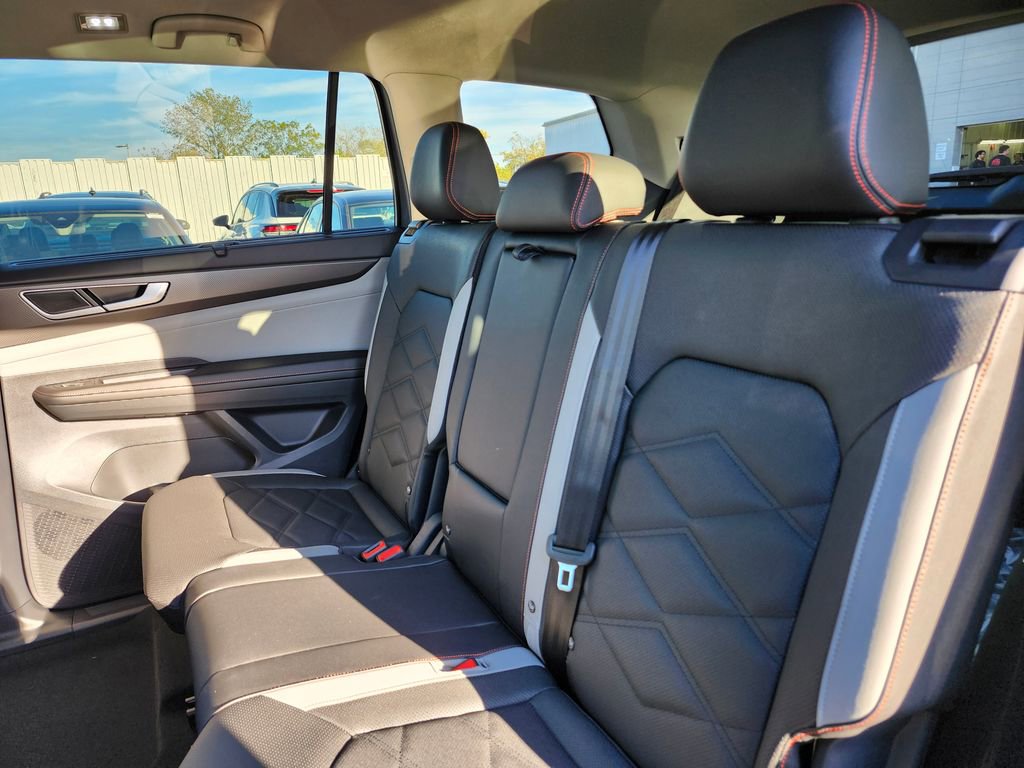 New 2026 Volkswagen Atlas Peak Edition image 11