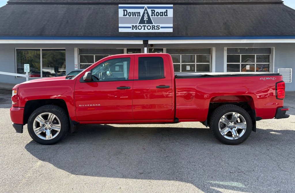 Used 2016 Chevrolet Silverado 1500 Custom w/ Custom Convenience Package image 2