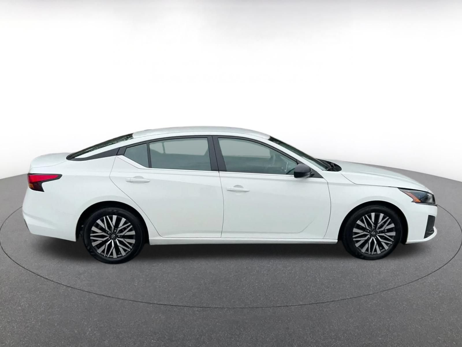 Used 2026 Nissan Altima 2.5 SV FWD image 15