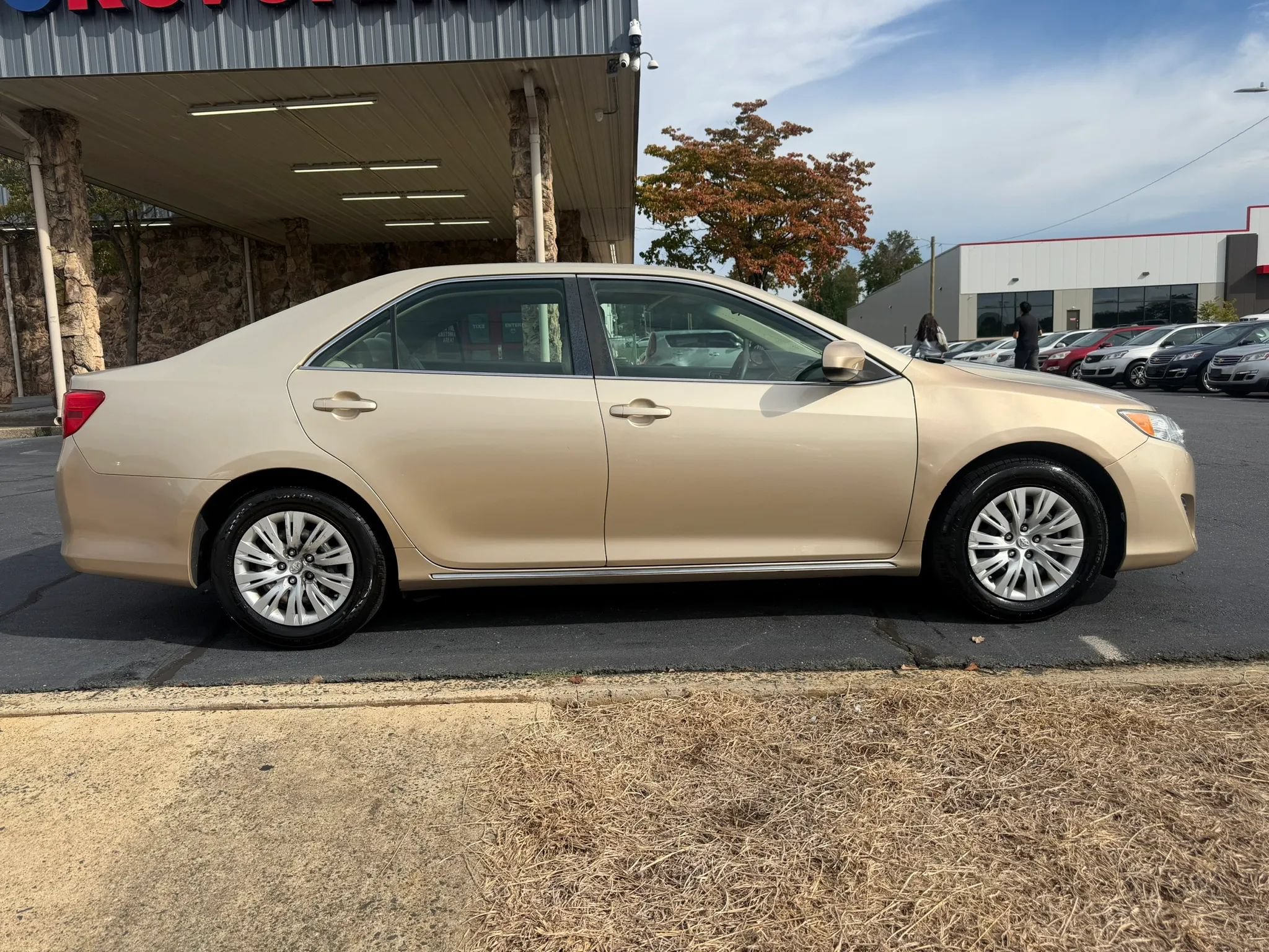 Used 2012 Toyota Camry LE FWD image 9