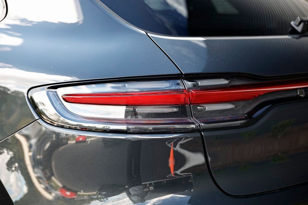 Certified 2026 Porsche Macan image 42