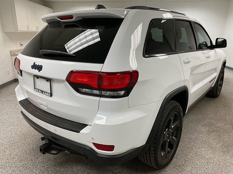Used 2020 Jeep Grand Cherokee Laredo image 5