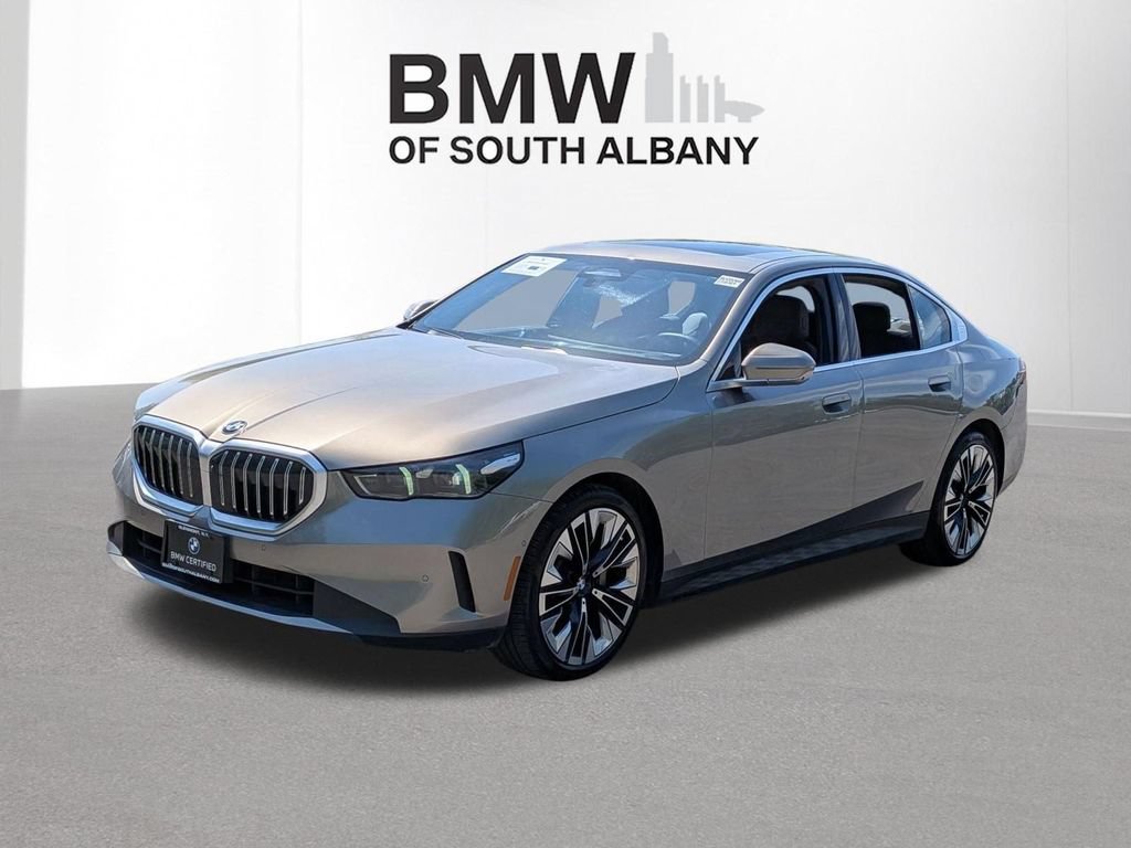 Used 2024 BMW 530i xDrive w/ Premium Package AWD/4WD image 3