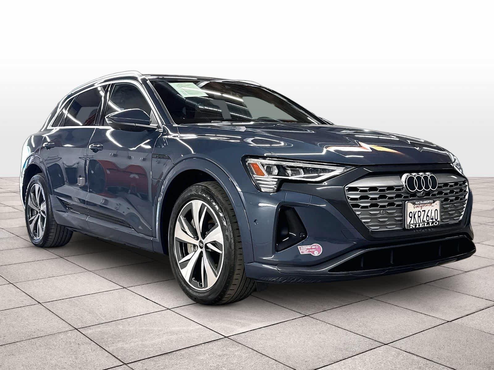 Used 2024 Audi Q8 e-tron Premium Plus AWD/4WD image 2