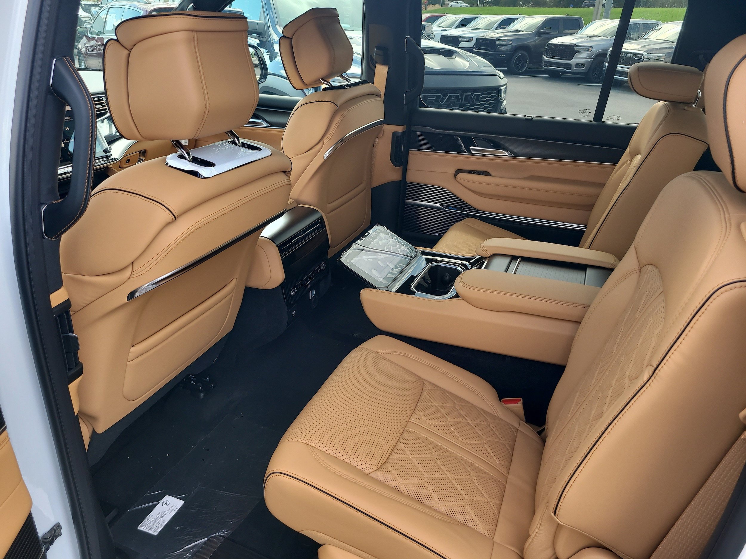 New 2026 Jeep Grand Wagoneer Summit AWD/4WD image 11