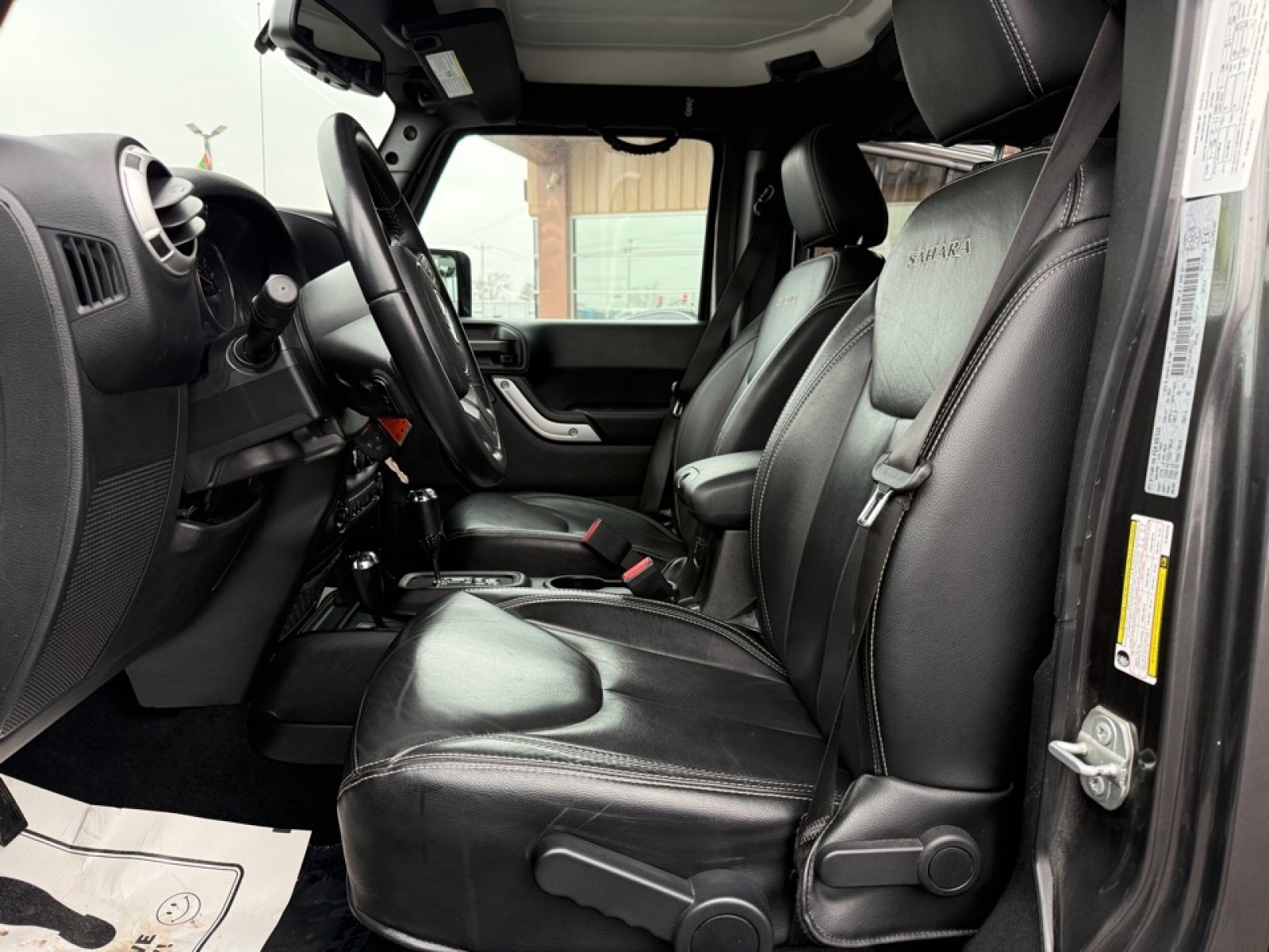 Used 2018 Jeep Wrangler Unlimited Sahara w/ Connectivity Group image 10