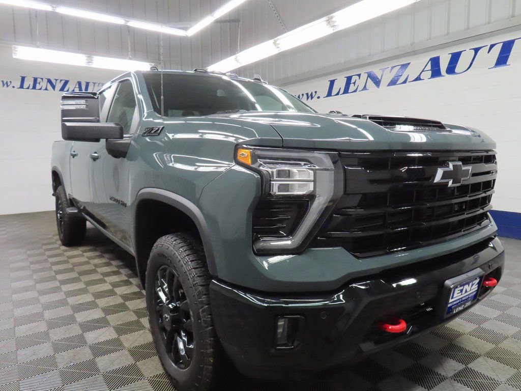 Used 2025 Chevrolet Silverado 2500 LT w/ Trail Boss Package video 3