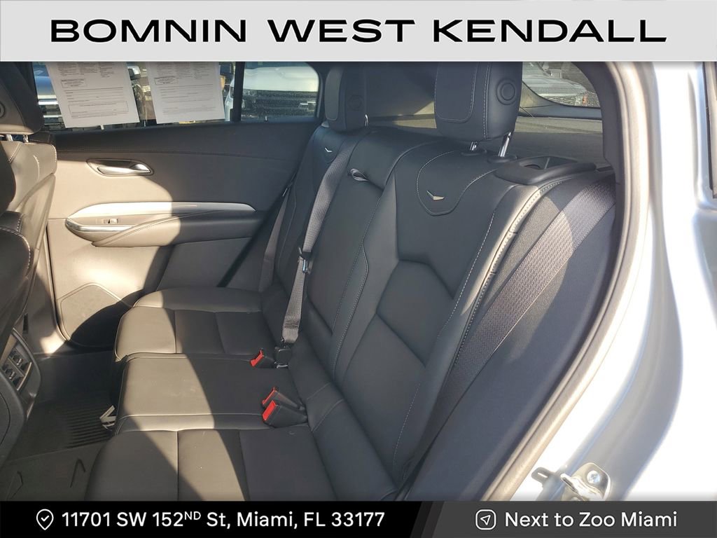 Used 2025 Cadillac XT4 Premium Luxury image 17