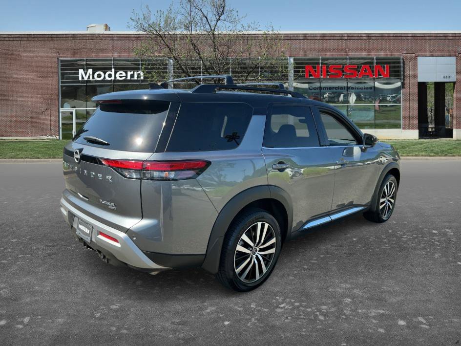 Certified 2025 Nissan Pathfinder Platinum w/ Cargo Package AWD/4WD image 4