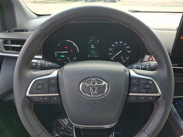 Used 2023 Toyota Sienna XSE image 23
