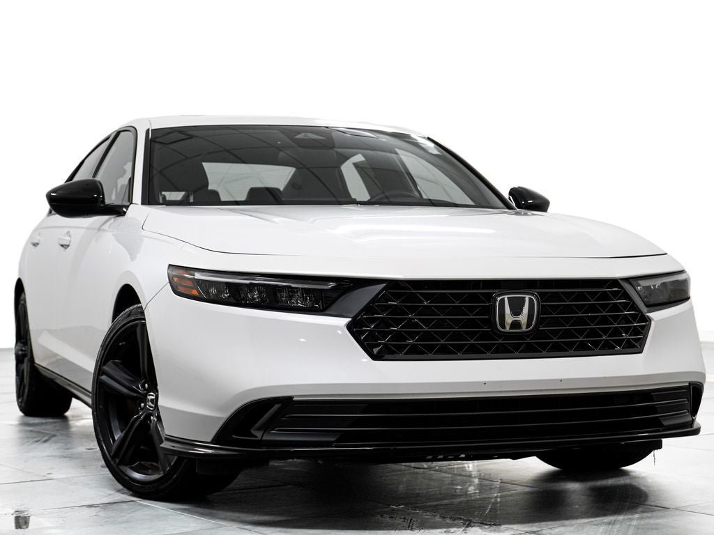 Used 2023 Honda Accord Sport image 3