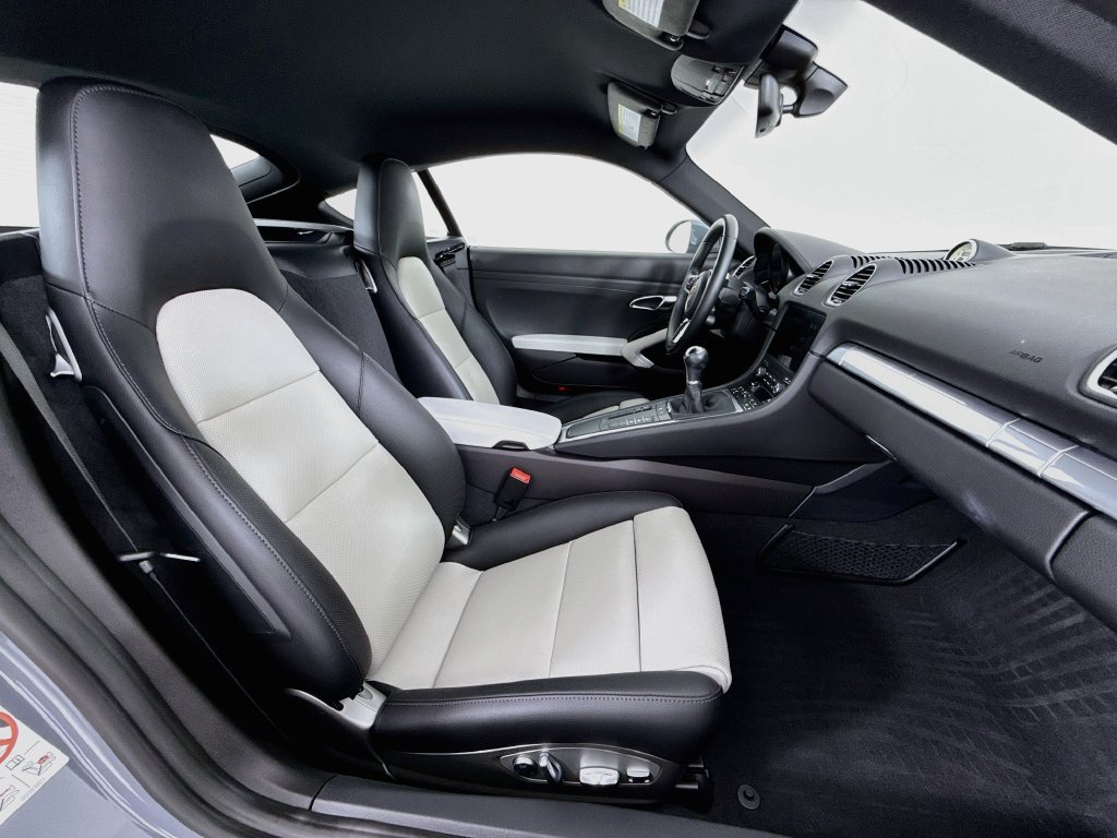 Certified 2024 Porsche 718 Cayman S RWD image 27