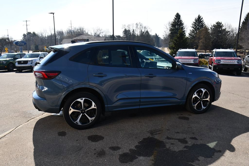 Used 2023 Ford Escape ST-Line Elite w/ Premium Technology Package image 7