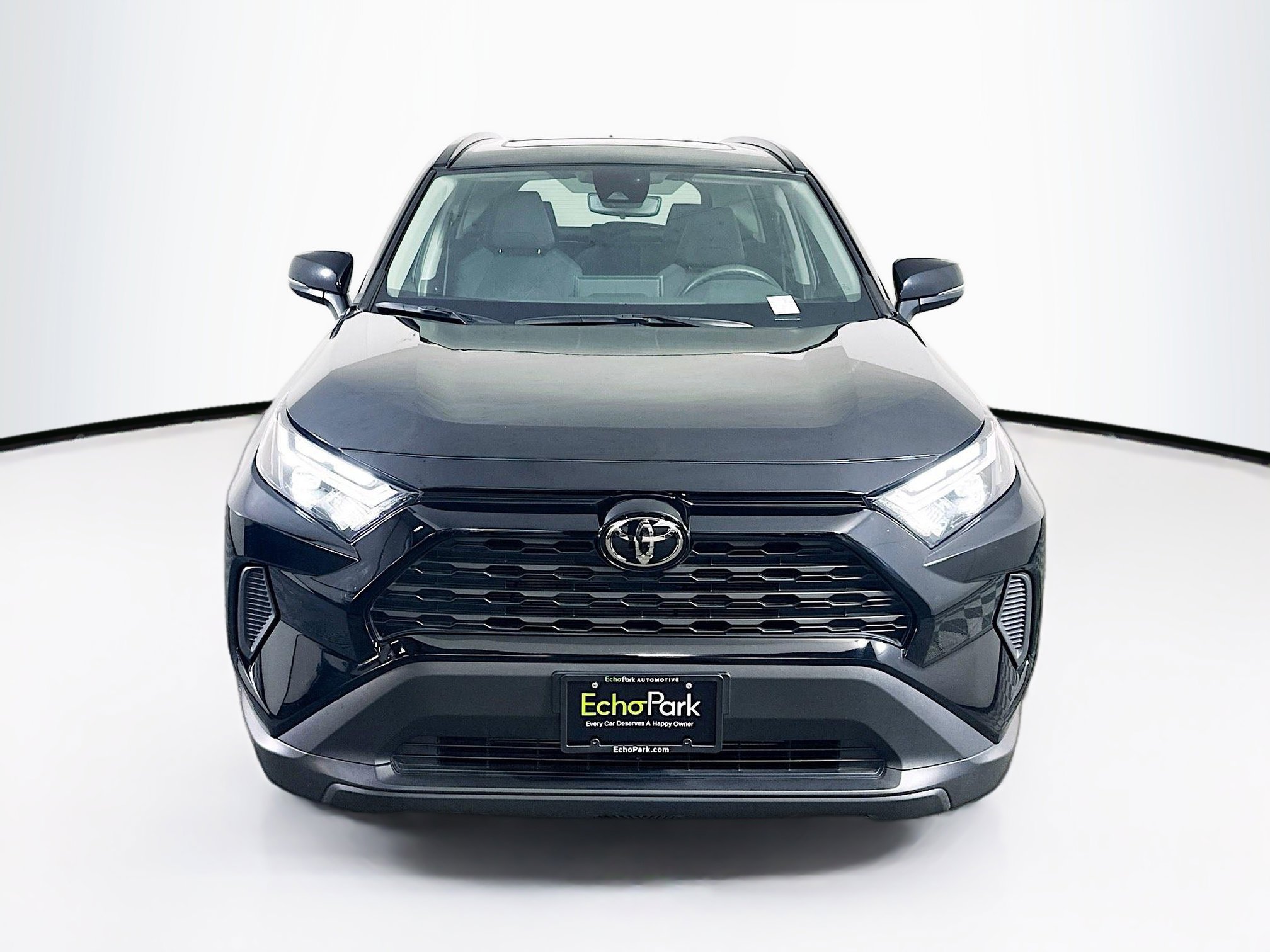 Used 2025 Toyota RAV4 XLE image 2