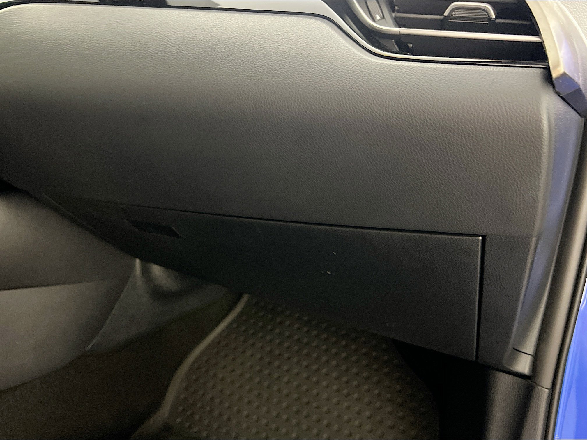 Used 2019 Toyota C-HR XLE FWD image 35