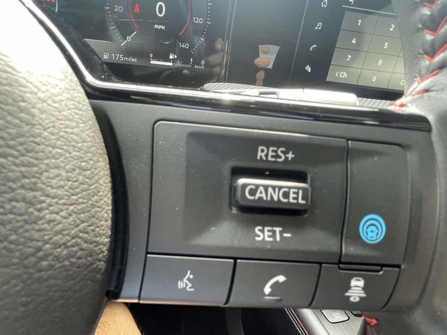 Used 2025 Nissan Kicks SR w/ Illumination Package FWD image 19