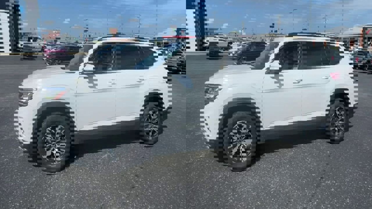 Used 2023 Volkswagen Atlas SE image 6