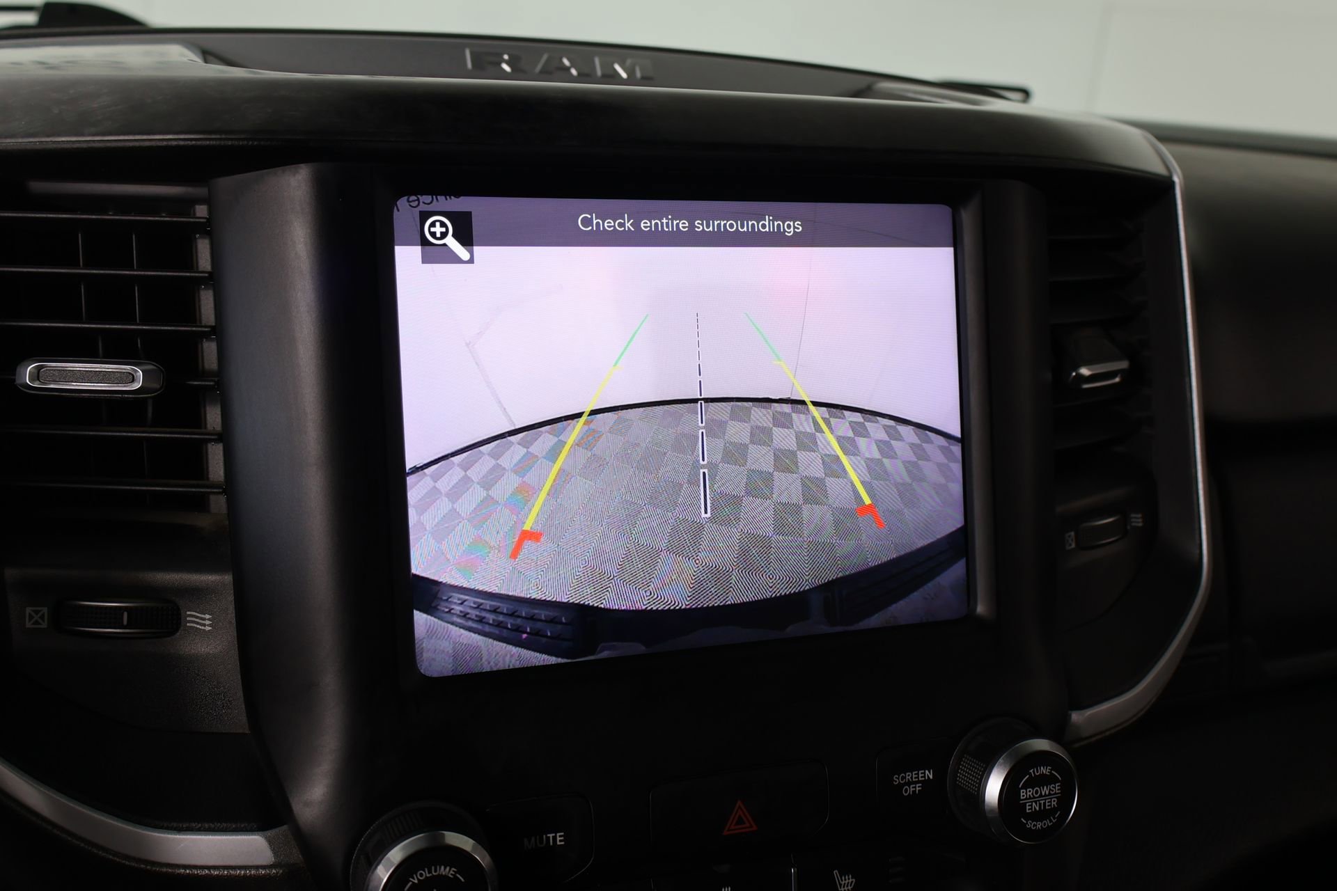 Used 2020 RAM 1500 Big Horn AWD/4WD image 6