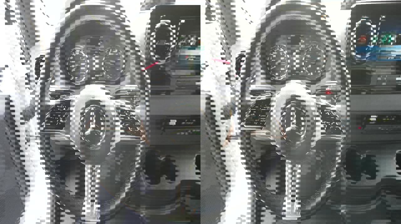 Used 2025 Mercedes-Benz Sprinter 2500 image 12