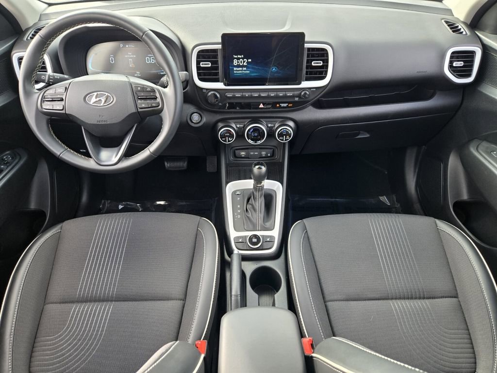 Certified 2025 Hyundai Venue Limited FWD image 12