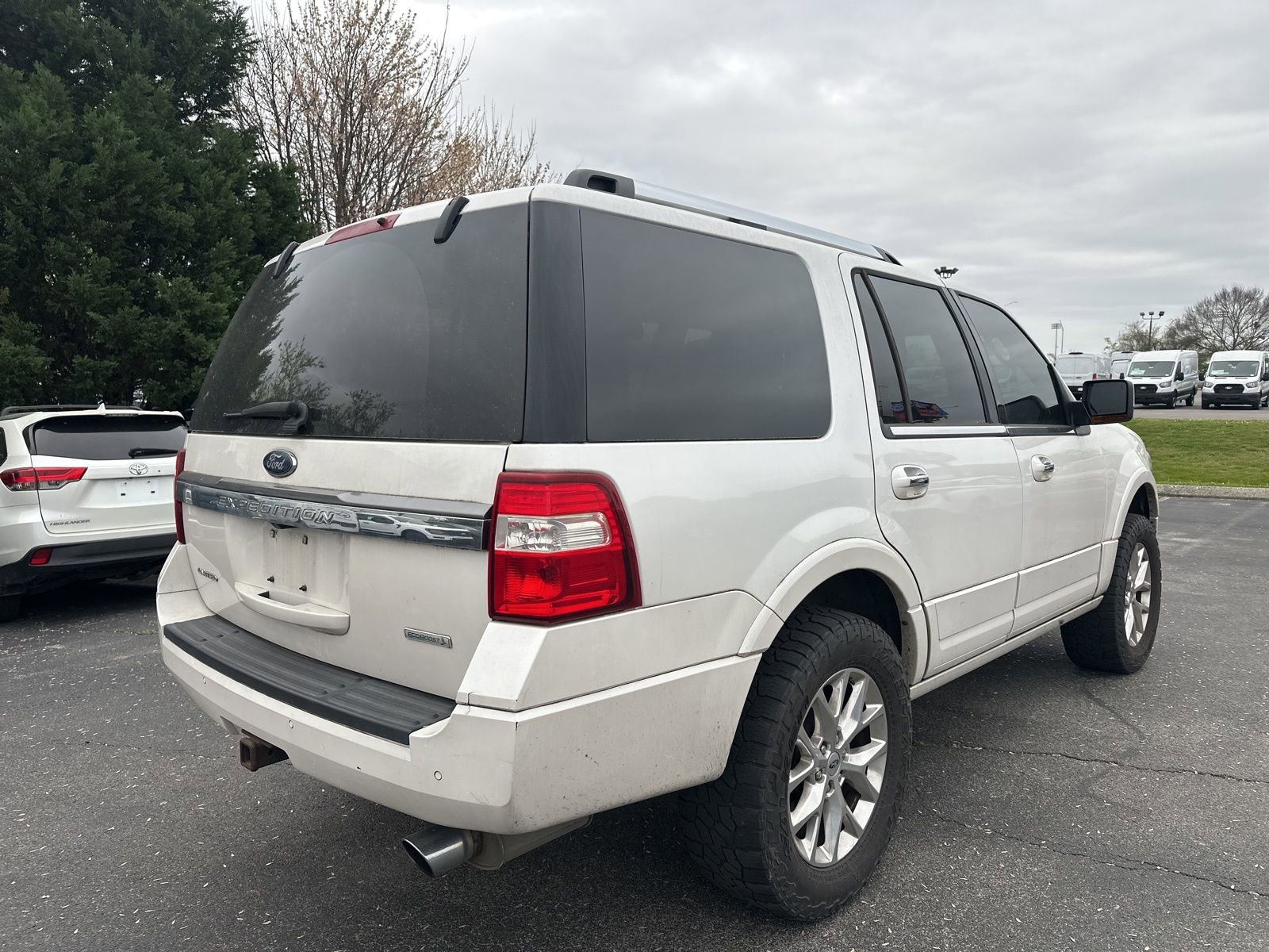 Used 2017 Ford Expedition Limited w/ Equipment Group 301A image 3
