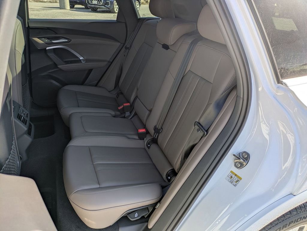 Certified 2025 Audi Q5 Premium w/ Convenience Package image 19