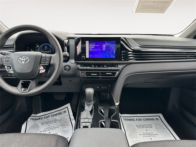 Used 2025 Toyota Camry LE image 11