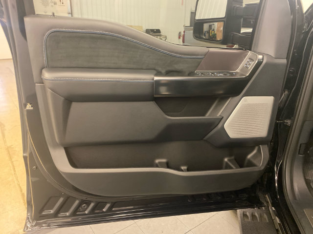 Used 2026 Ford F250 Platinum w/ Tremor Off-Road Package AWD/4WD image 27