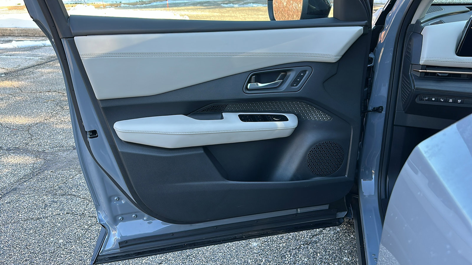 Certified 2024 Nissan Ariya AWD image 13